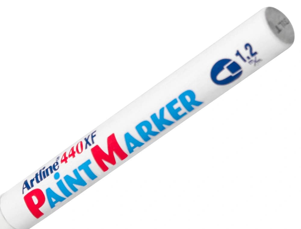 Rotulador permanente Artline EK-440 XF de punta redonda de 1,2 mm para metal, caucho y plástico – Blanco
