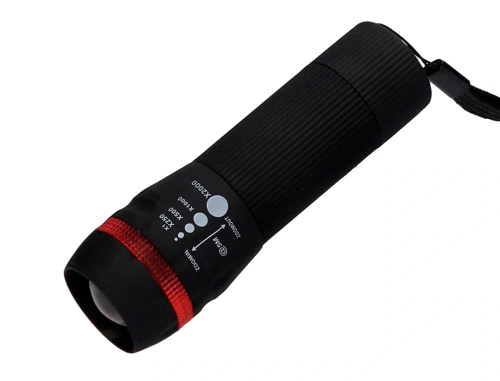 Linterna q-connect kf18749 plastico con zoom 1w modo alumbrado encendido apagado incluye 3 pilas aaa