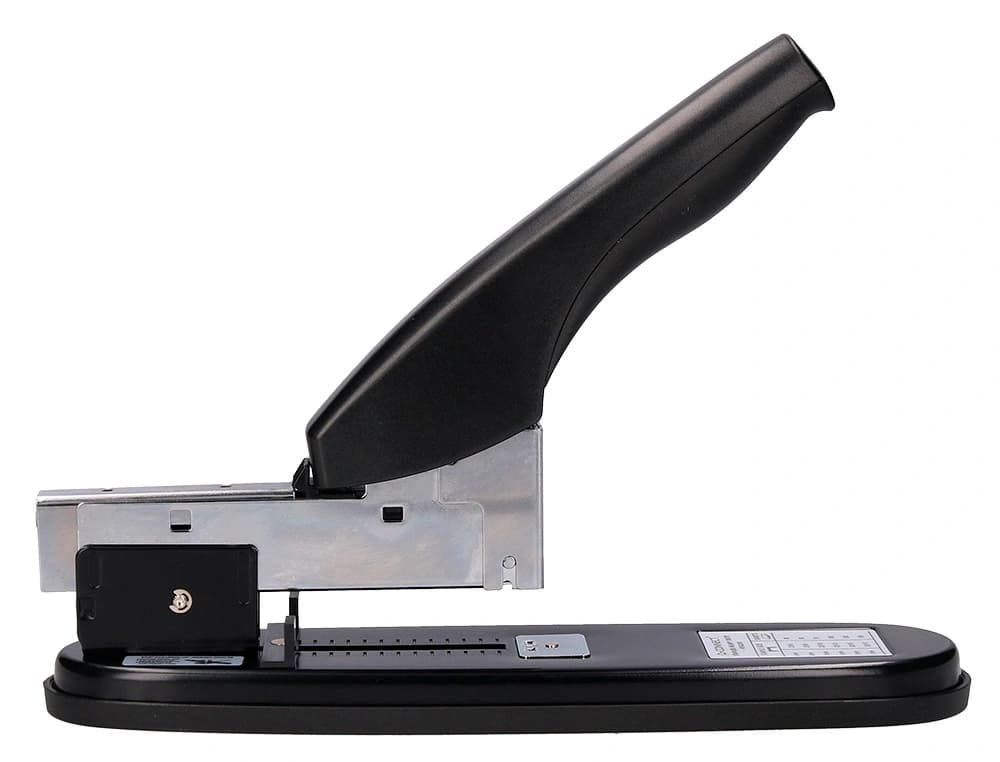 Grapadora q-connect kf02293 metalica capacidad 150 hojas color negro
