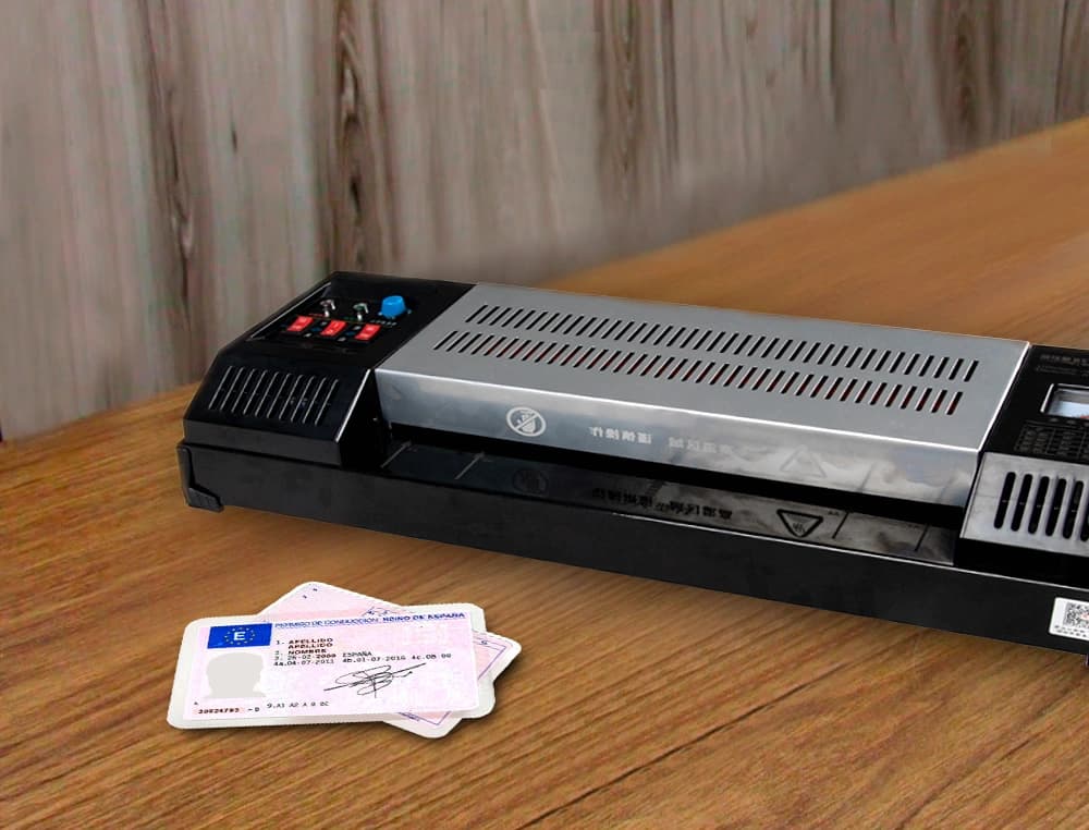 Plastificadora q-connect kf16918 profesional rugerizada caliente din a3 cuatro rodillos hasta 200 mc