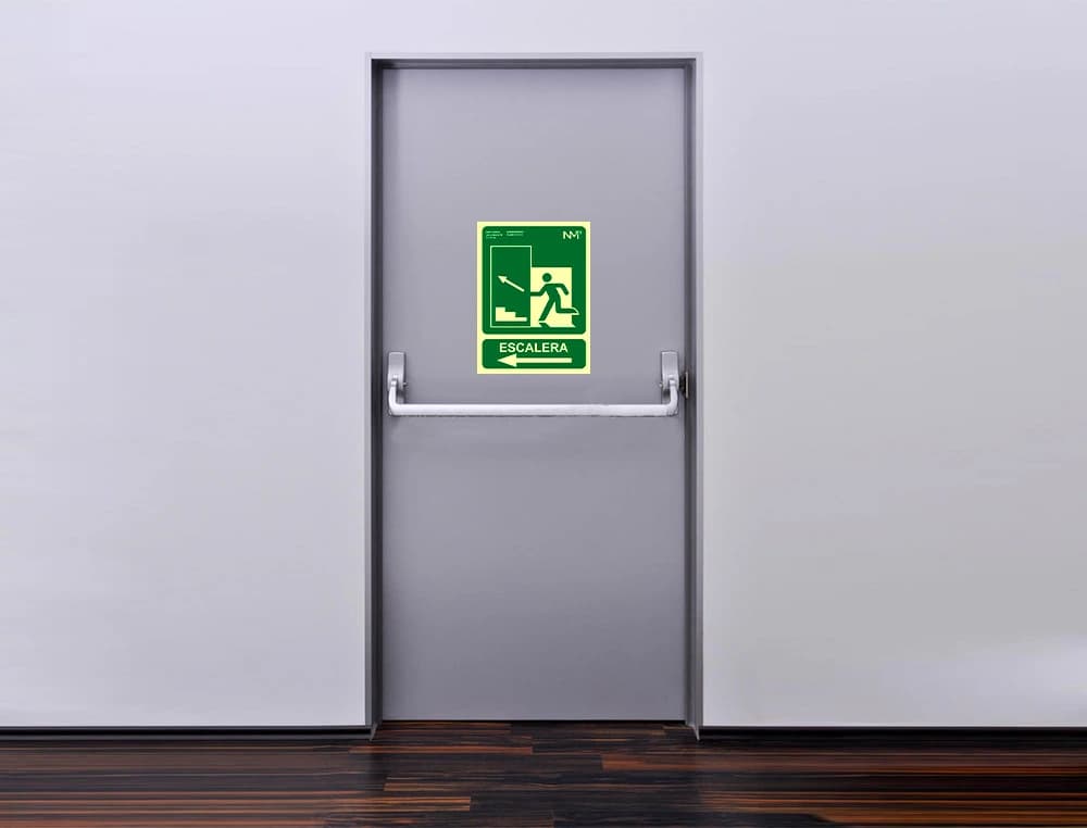 Pictograma archivo 2000 salida emergencia escalera sube izquierda pvc verde luminiscente 224x300 mm