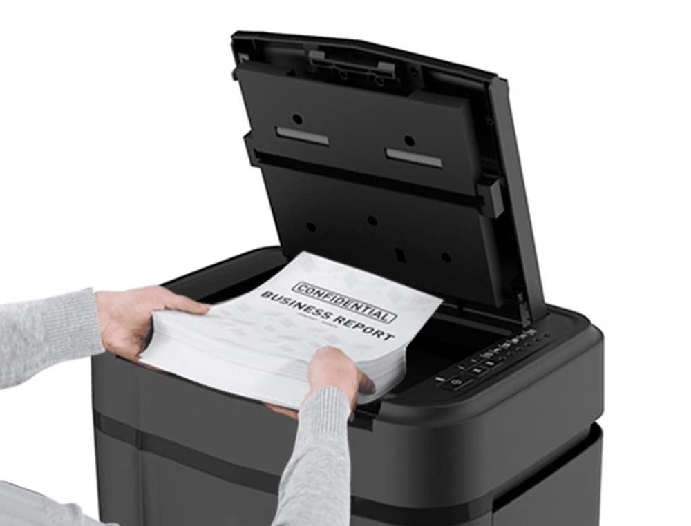 Destructora de documentos q-connect capacidad de corte 120 h auto / 10 h manual destruye grapas clips y