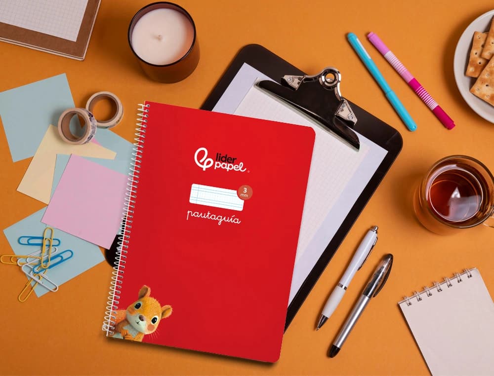 Cuaderno de espiral Liderpapel Pautaguía A4 de tapa blanda, cuadro pautado de 3 mm, 80 hojas de 75 g – Rojo