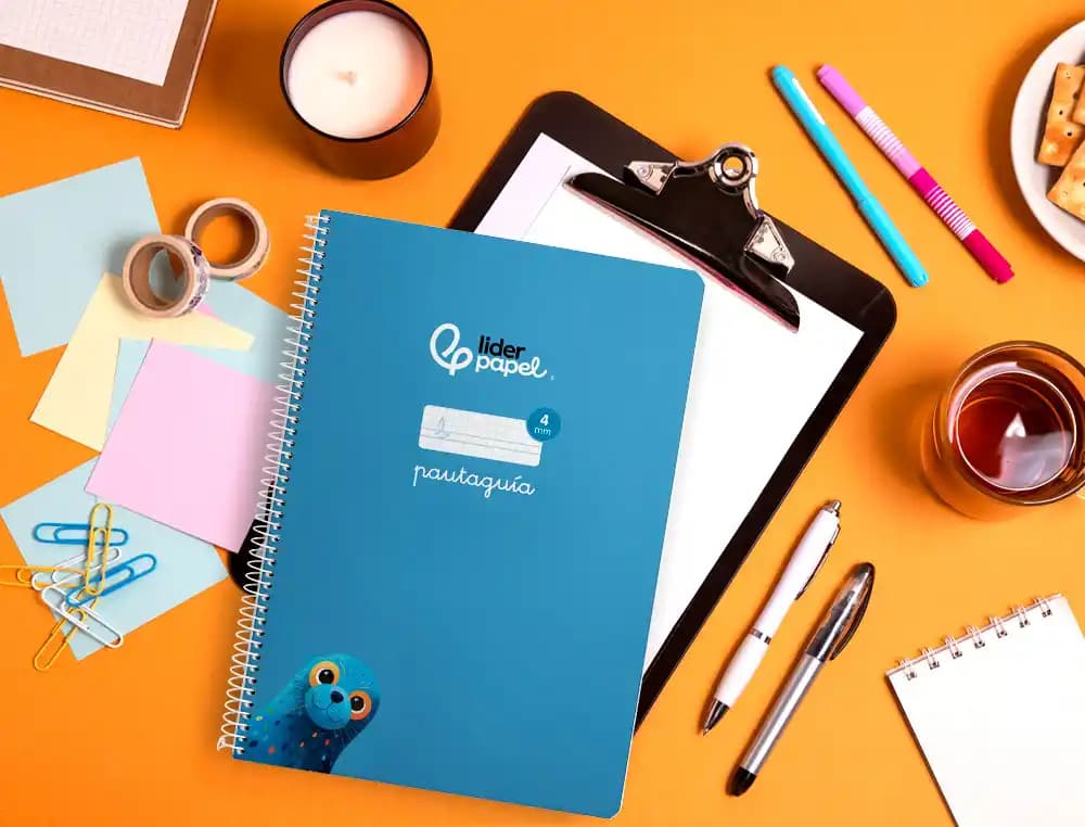 Cuaderno de espiral Liderpapel Pautaguía A4 de tapa blanda, cuadro pautado de 4 mm, 80 hojas de 75 g – Azul