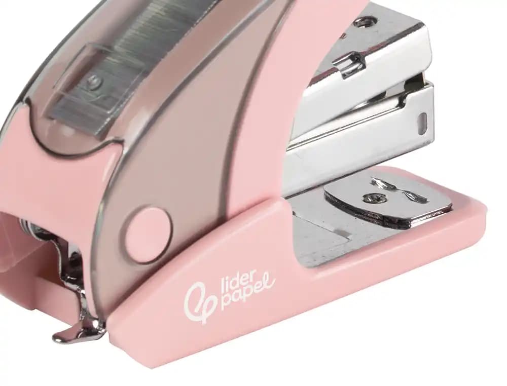Grapadora Liderpapel Micro con caja de 1.000 grapas 24/6 y 26/6 de regalo, capacidad de 20 hojas – Rosa