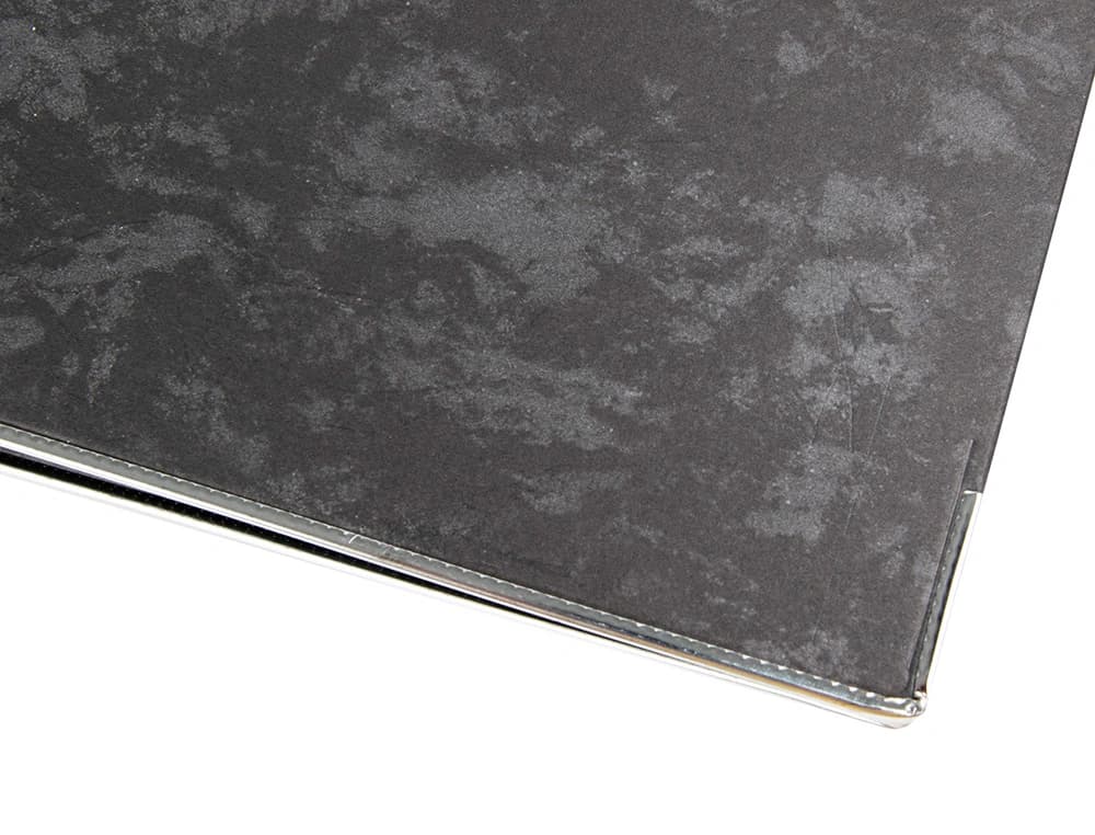 Archivador de palanca Liderpapel de cartón forrado jaspeado, sin rado, con compresor metálico y lomo de 80 mm – Negro