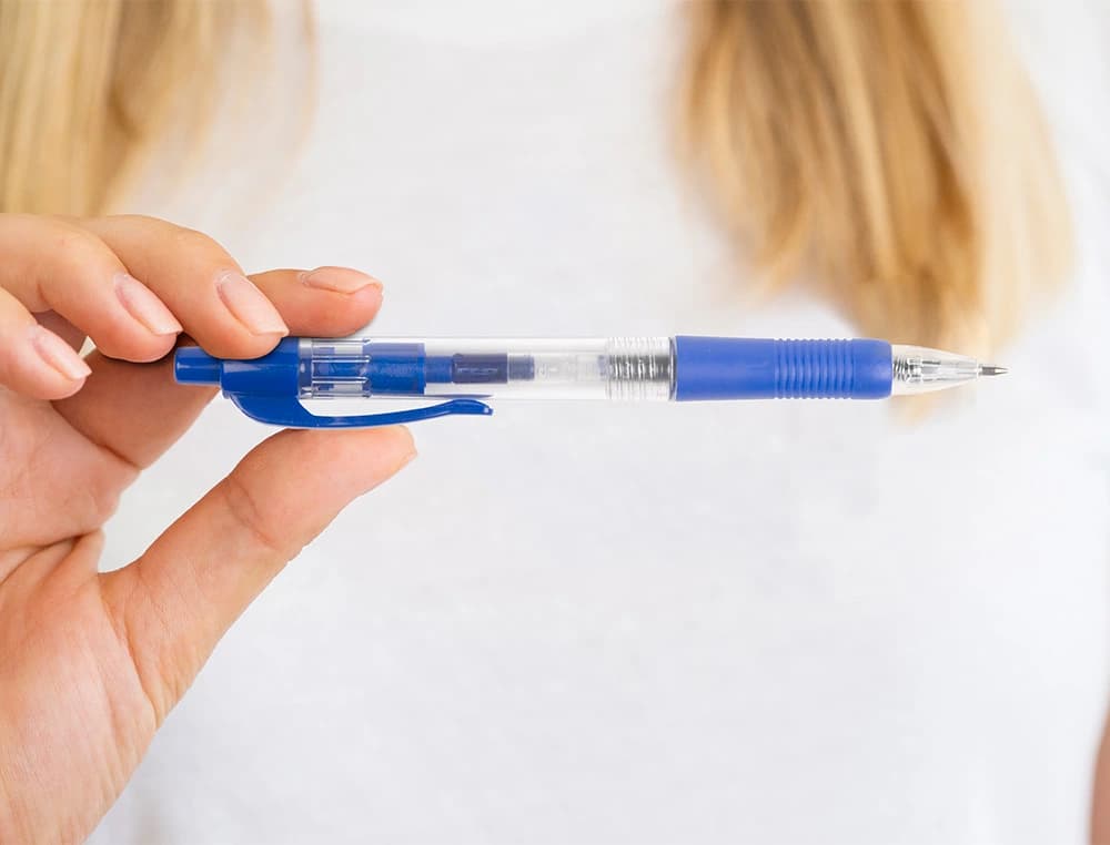 Boligrafo q-connect retractil con sujecion de caucho tinta aceite 0,7 mm