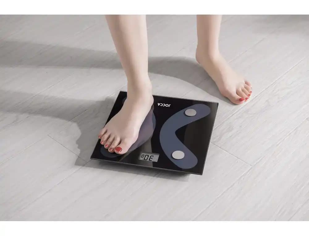 Bascula inteligente jocca de vidrio templado con bluetooth mide peso grasa agua hasta 8 usuarios capacidad hasta 180 kg