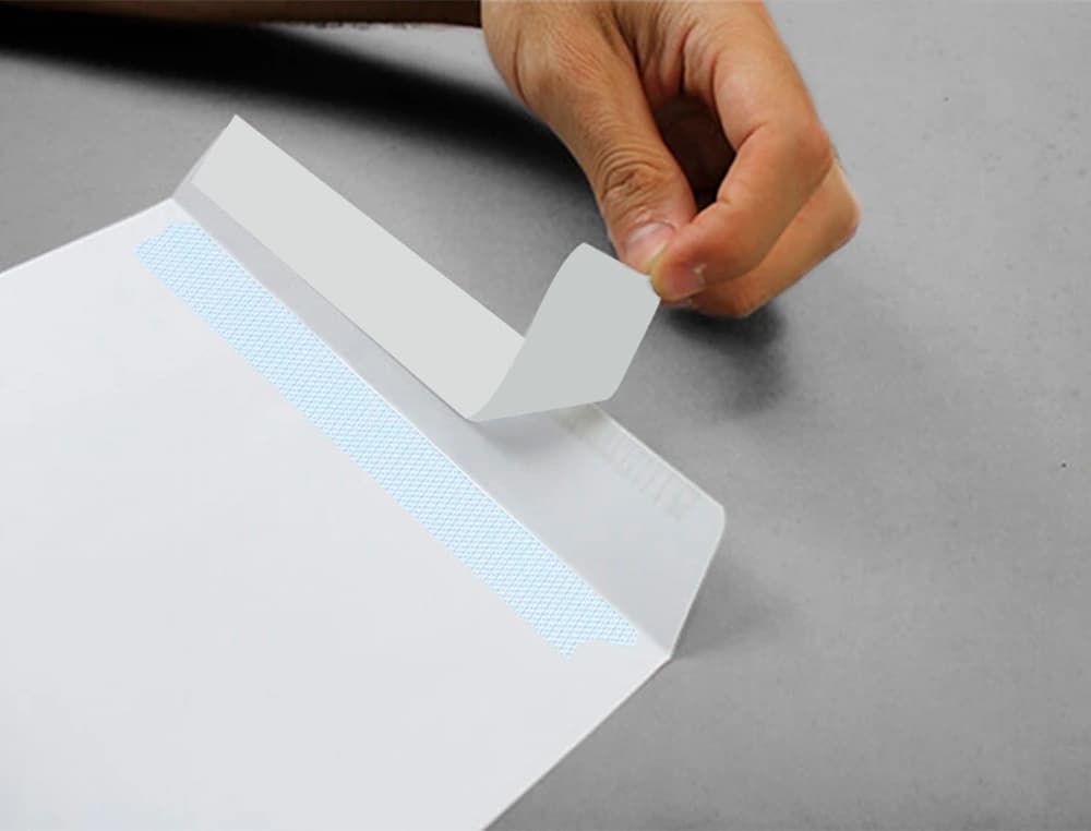 Sobre liderpapel bolsa blanco 260x360 mm solapa tira de silicona papel offset 100 gr caja de 250 unidades