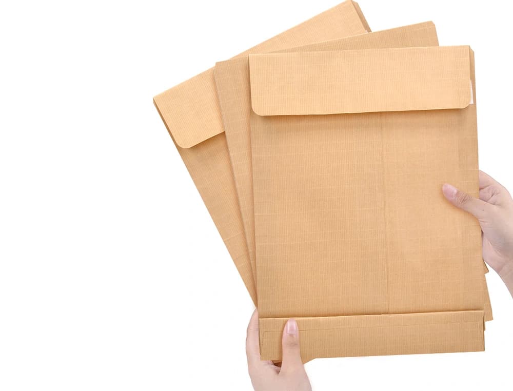 Sobre liderpapel bolsa fuelle kraft 280x365x30mm solapa tirade silicona papel 120 gr caja de 50 unidades