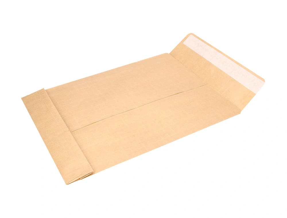 Sobre liderpapel bolsa fuelle kraft armado 280x365x50mm solapa tira de silicona papel 155 gr caja de 50 unidades