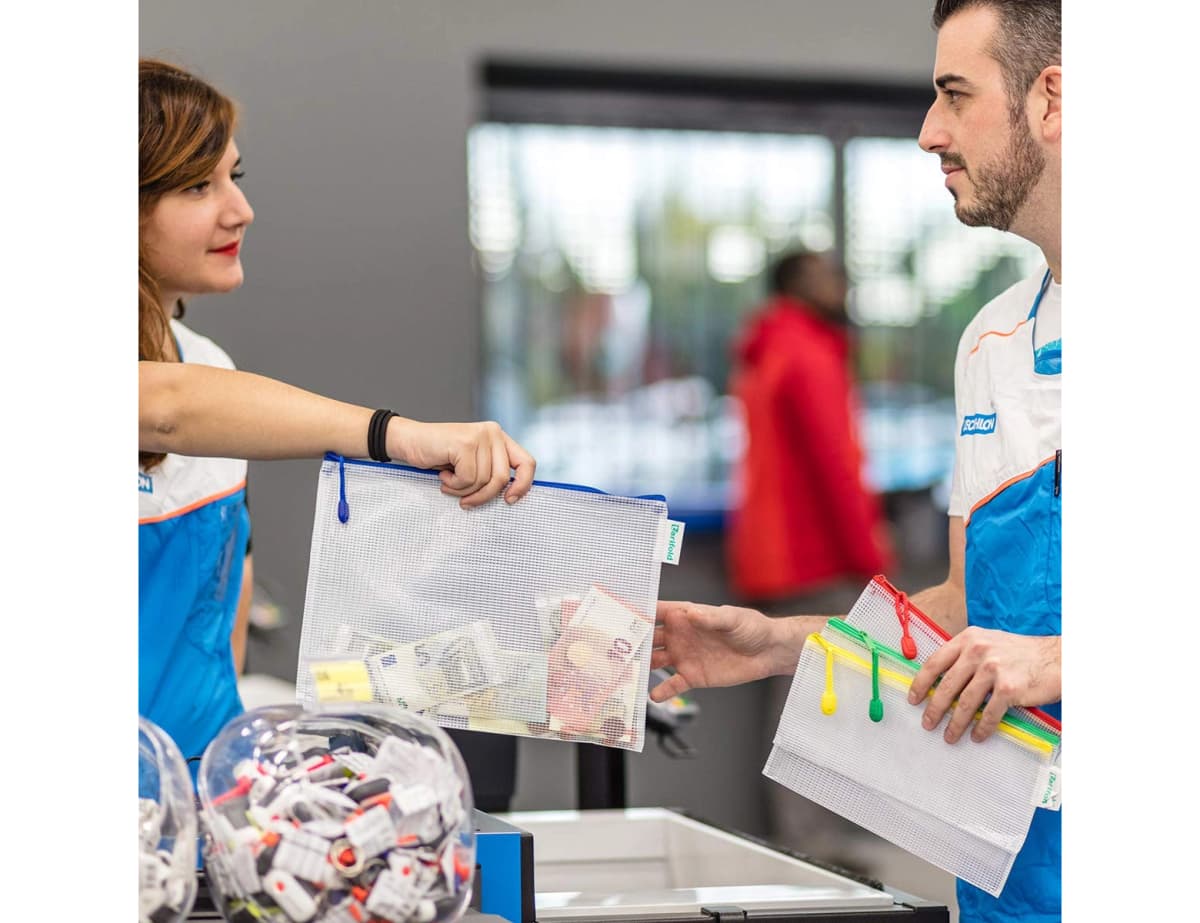 Bolsa multiusos Djois de PVC con cremallera superior, portabolígrafo y correa – Azul