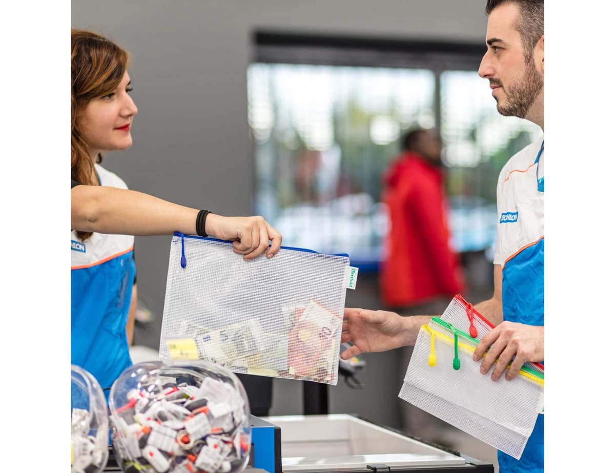 Bolsa multiusos djois pvc apertura superior con cremallera portaboligrafo y correa azul