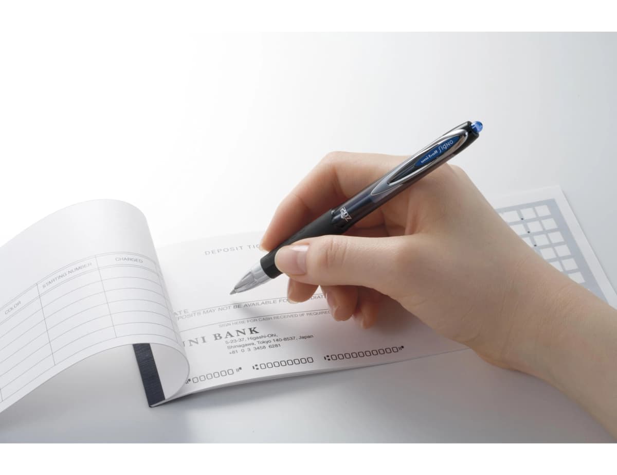 Boligrafo uni-ball signo 207e retractil 0,7 mm