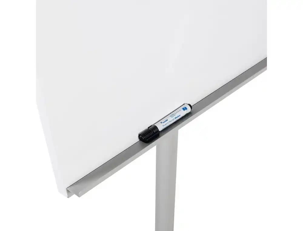 Pizarra blanca rocada para conferencias metalica lacada magnetica con ruedas 68x104 cm
